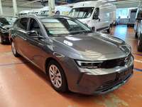 Skats no labās puses priekšā