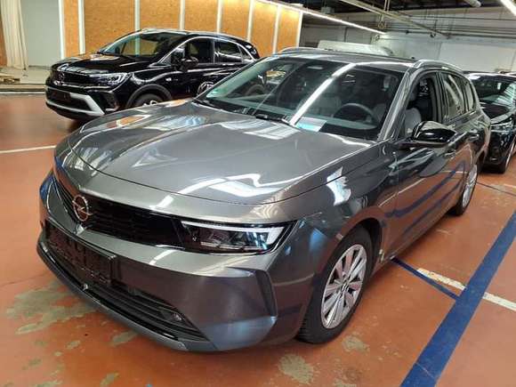 Skats no kreisās puses priekšā