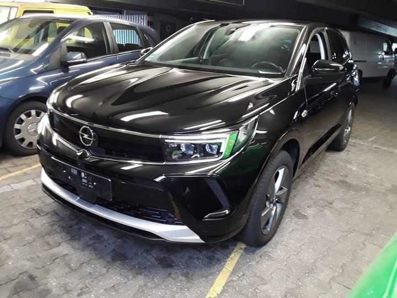 Skats no kreisās puses priekšā