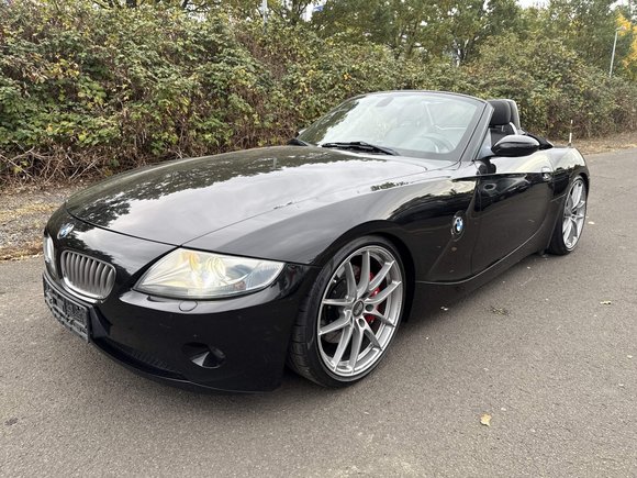 Skats no kreisās puses priekšā