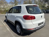 Skats no kreisās puses aizmugurē