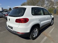 Skats no labās puses aizmugurē