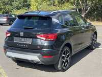 Skats no labās puses aizmugurē