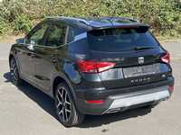 Skats no kreisās puses aizmugurē