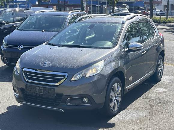 Skats no kreisās puses priekšā