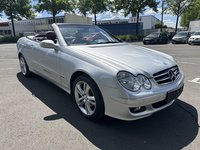 Skats no labās puses priekšā