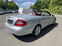 Skats no labās puses aizmugurē