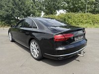 Skats no kreisās puses aizmugurē