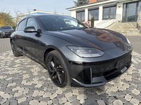 Skats no labās puses priekšā