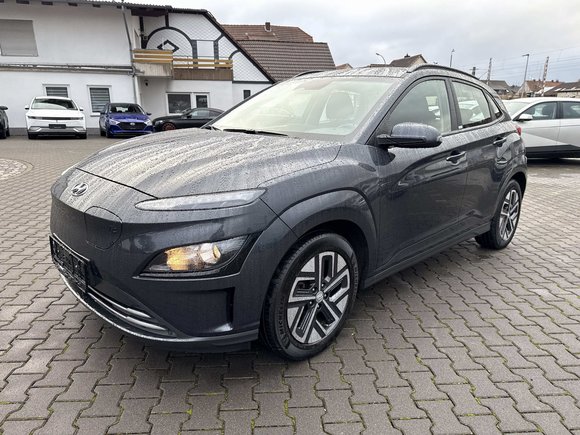 Skats no kreisās puses priekšā