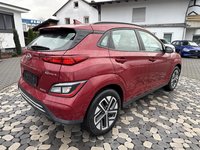 Skats no labās puses aizmugurē