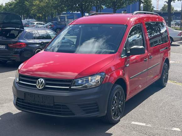 Skats no kreisās puses priekšā