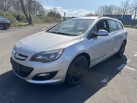 Skats no kreisās puses priekšā