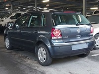 Vaade tagant vasakult