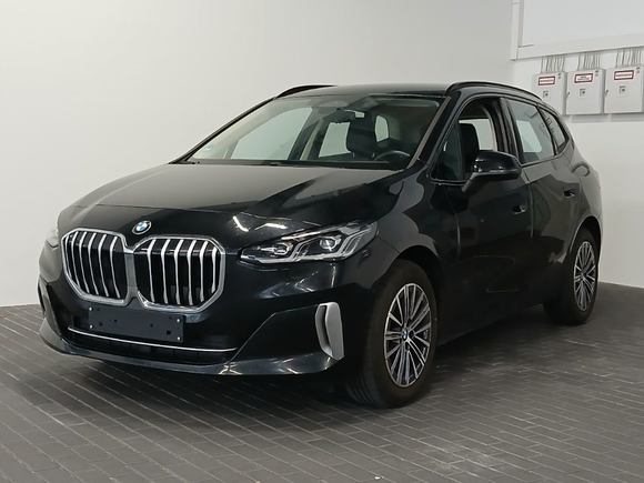 Pogled od napred levo