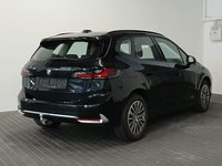 Pogled od pozadi desno