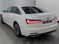 Pogled od pozadi levo