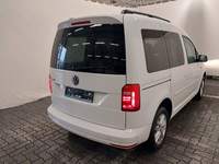 Pogled od pozadi desno