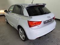 Pogled od pozadi levo