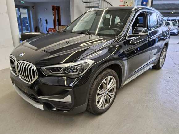 Skats no kreisās puses priekšā