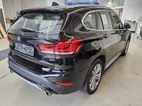 Skats no labās puses aizmugurē