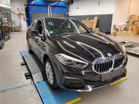 Skats no labās puses priekšā