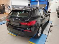 Skats no labās puses aizmugurē