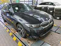 Skats no labās puses priekšā