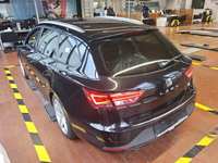 Vaade tagant vasakult