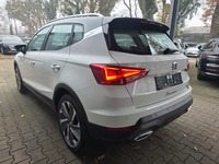 Vaade tagant vasakult