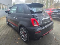 Vaade tagant vasakult