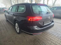 Vaade tagant vasakult