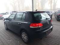 Vaade tagant vasakult