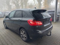 Vaade tagant vasakult