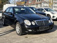 Skats no labās puses priekšā