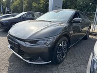 Skats no kreisās puses priekšā