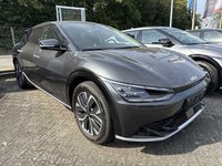 Skats no labās puses priekšā