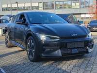 Skats no labās puses priekšā