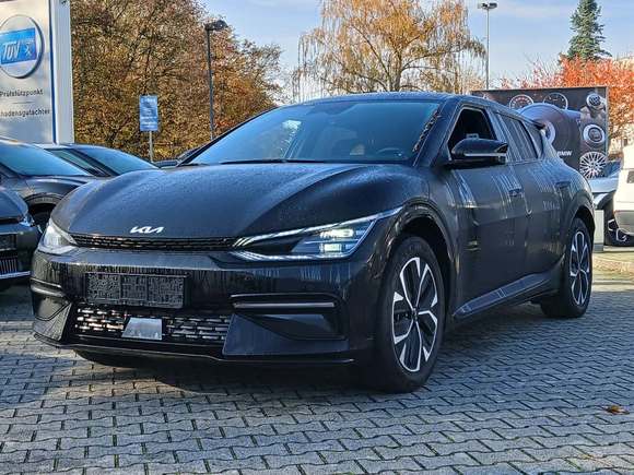 Skats no kreisās puses priekšā