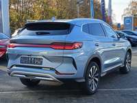 Skats no labās puses aizmugurē