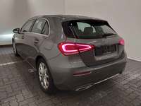 Vaade tagant vasakult