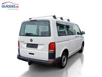 Skats no labās puses aizmugurē