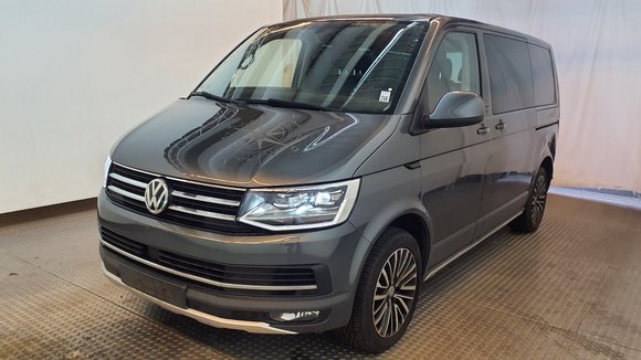 Skats no kreisās puses priekšā