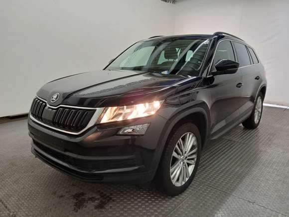 Skats no kreisās puses priekšā