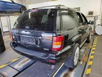 Skats no labās puses aizmugurē