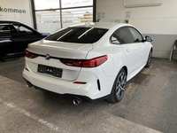 Skats no labās puses aizmugurē