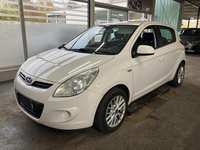 Skats no kreisās puses priekšā