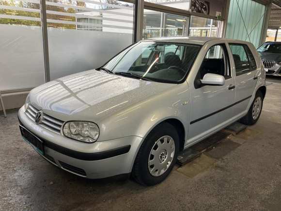 Skats no kreisās puses priekšā