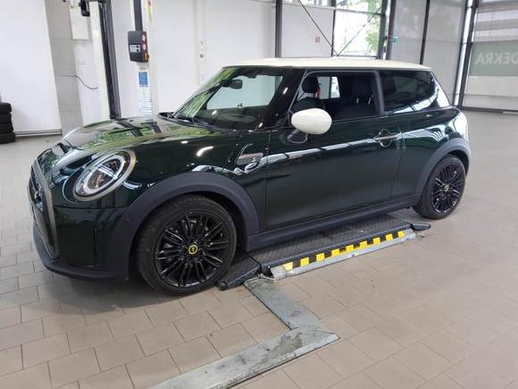 Skats no kreisās puses priekšā