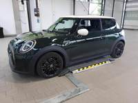 Skats no kreisās puses priekšā